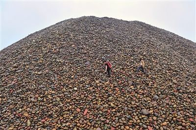 重庆石友们收藏的长江玉籽料。