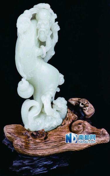 白玉雕刻专家吴德昇的代表作《妙趣横生》拍出1380万元。