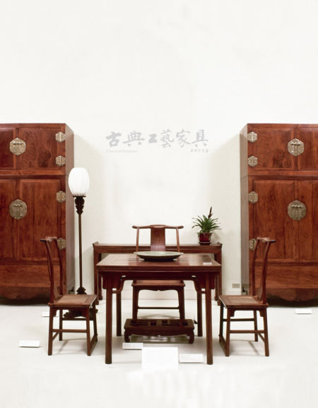 1995年在美国旧金山太平洋历史博物馆展览的中国家具。（图片提供：柯惕思）