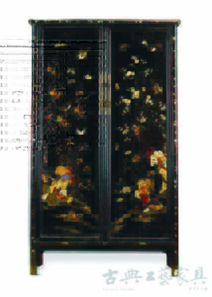 明 黑漆百宝嵌圆角柜，成交价506万港元。