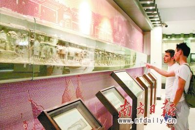 珠江“清明上河图”木雕目前保存在广州博物馆。符超军 摄