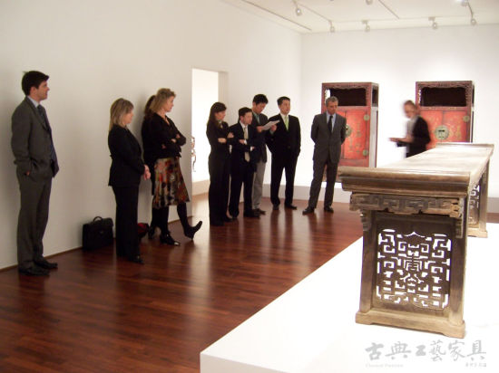 2006年，巴塞隆那高第基金会“中国宫廷家具艺术展”