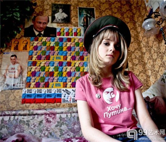 Yulia Minazhetdinova：普京是我的偶像，他鼓励和启发了我。我拥有很多印有他形象的物品：别针、好几件T恤、还有电脑屏保。