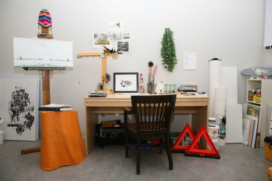 艺术家 Jessica Van Brakle 的办公桌