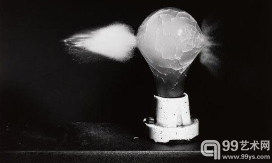 《子弹射穿灯泡》，哈罗德·艾杰顿，1936