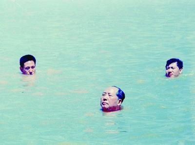 1966年7月16日，毛泽东畅游长江。