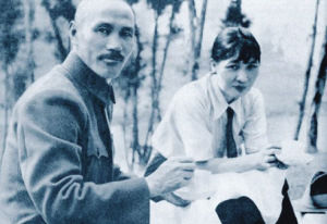 1922年12月，蒋介石在上海的寓所法租界莫里哀路(即香山路)一次社区的基督教晚会上认识了宋美龄，随后开始了对宋美龄的追求。