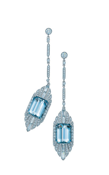 蒂芙尼2014 Blue Book高级珠宝系列中的祖母绿形切割海蓝宝石和钻石耳环