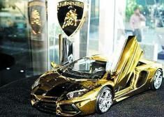 迪拜富豪花4570万买纯金车模