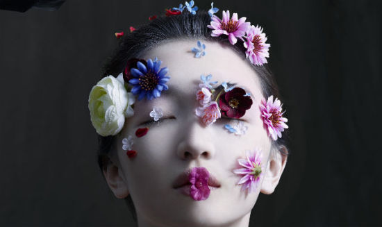 Zing 为 Shu Uemura 三十周年推广活动创作的妆容。