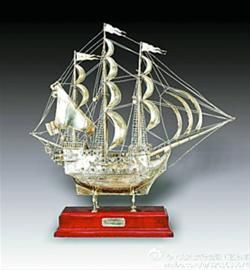 十七世纪西班牙西格罗纯银战舰，史上最大纯银船模