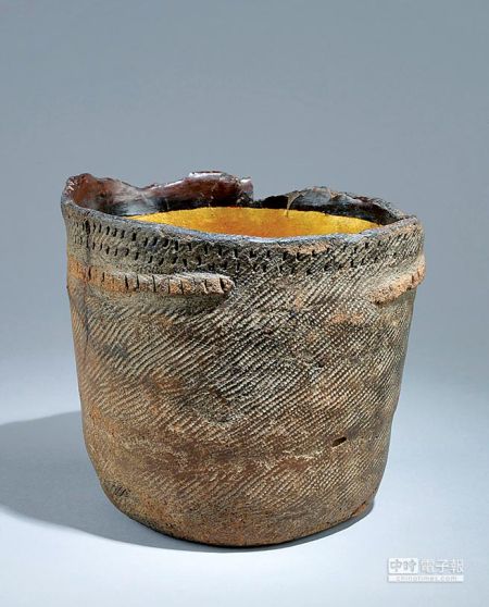 史上最早的烹饪美学-绳纹瓮。（时艺多媒体提供）