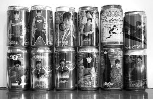 历年来面市的刘翔系列可乐罐