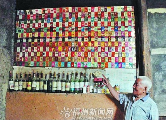 八旬老人50年收藏的600多种烟盒