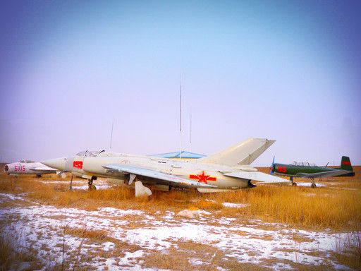 张长生航空博物馆里停放的飞机。