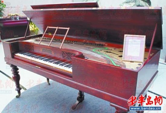 最古老钢琴这架方形钢琴已经245岁了，是现代钢琴的鼻祖。