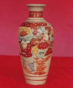 日本谷九古彩绘人物瓶