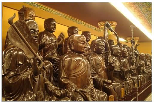 乐山500乌木罗汉雕像，耗时8年1