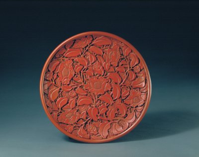 剔红花卉纹盖碗