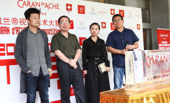 （自左至右）四川美院艺术管理与策划教研室主任尹丹老师、天津美院人文学院院长邵亮教授、中央美院造型学院王芳老师、清华美院副院长张敢