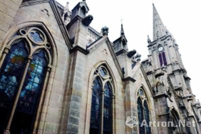 石室圣心大教堂东边窗为现代玻璃