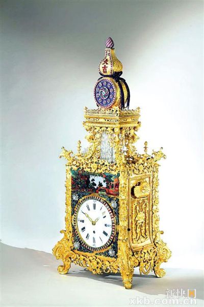 ■清乾隆 御制铜鎏金转花转水法大吉葫芦钟 2011年在北京保利春季拍卖会以7820万元成交。