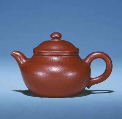 清 乾隆 宜兴朱泥壶。