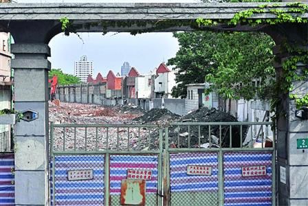 腾越路2号英商班达蛋行旧址已被拆成废墟  /晨报记者　陈征