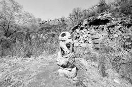 村头元代的石狮。