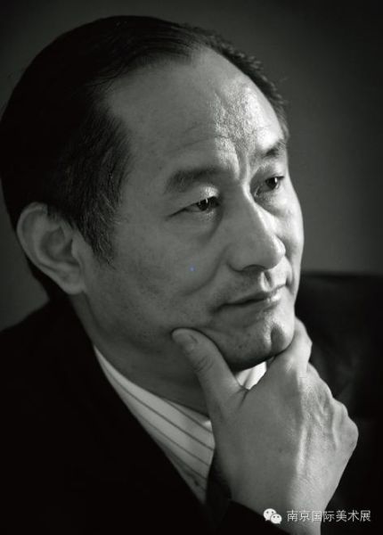 南京国际美术展组委会执行主席、中国侨商联合会副会长、南京利源集团董事长、百家湖国际文化投资集团董事长 严陆根