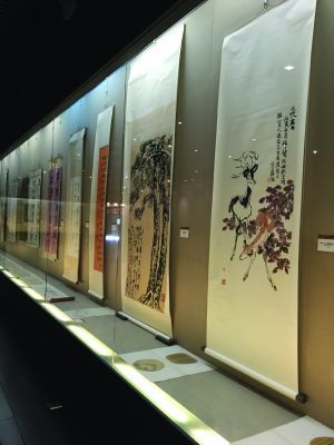 无锡杨氏家族捐赠的书画作品 