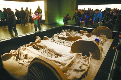 越来越多的人爱上博物馆本报记者 卢 旭 摄