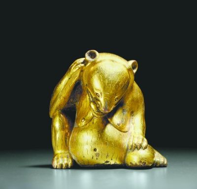 纽约亚洲艺术周上佳士得上拍的西汉鎏金铜熊形摆件