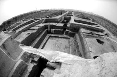 良渚文化遗址中大型墓葬代表王权的产生