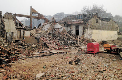 被损毁的南京市级文物保护单位颜料坊49号宅院。