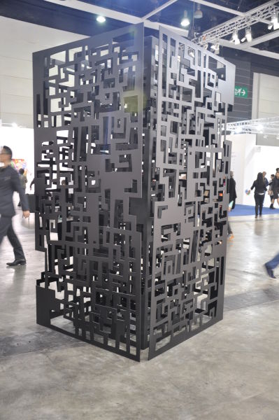 耿画廊带来的王怀庆雕塑