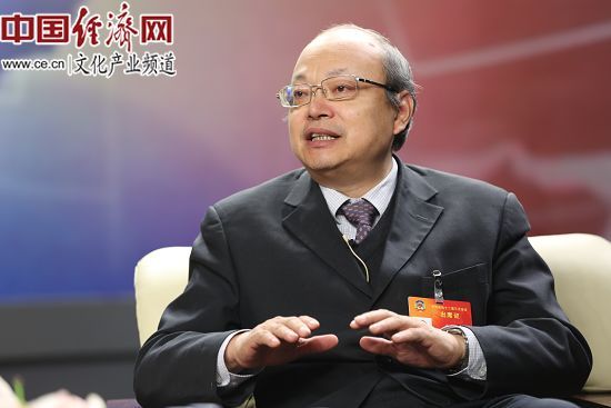 全国政协委员、国家文物鉴定委员会委员、故宫博物院研究室主任余辉做客《中经两会之夜：构建艺术品鉴证质量溯源体系》节目 中国经济网记者裴小阁/摄 