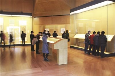 图为正在苏州博物馆举行的“六如真如—吴门画派之唐寅特展”