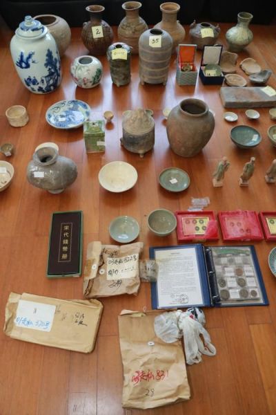 此次上海海关移交的走私罚没文物。黄尚尚 图