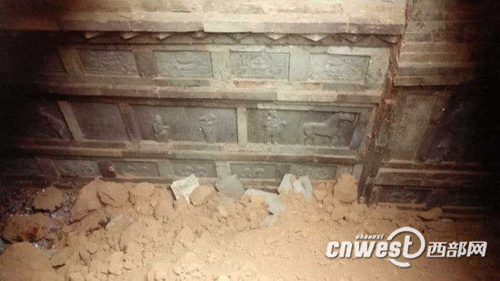 宝鸡发现一古代墓葬，墓室损毁较重。（网友“1053虎子”摄）