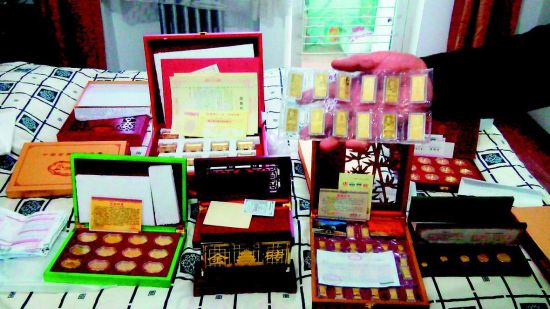 刘先生买来一堆不值钱的