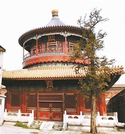 道观内的乾元阁（修缮后）