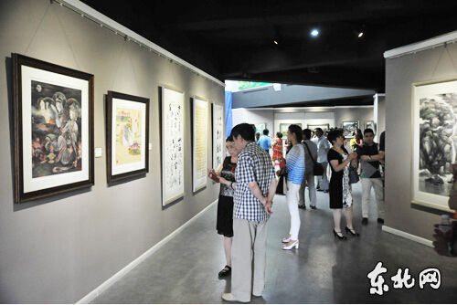 民盟中央美术院黑龙江分院首届作品展开展