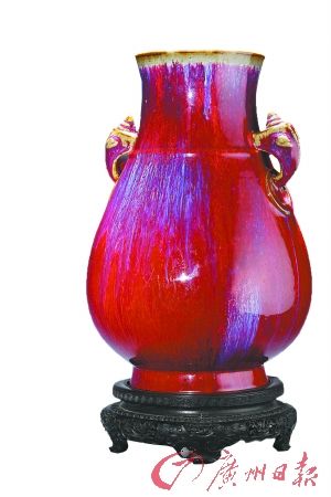 清雍正 窑变釉鸠耳尊。