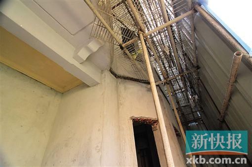 目前的不当修缮改变了小洋楼外观   