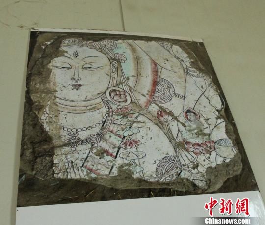 新疆策勒县达玛沟镇的达玛沟古佛教遗址群，残缺壁画。　陶拴科　摄