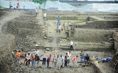 成都挖出明蜀王府城壕 或改体育中心改造方案