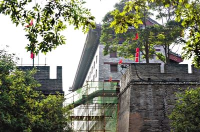 西安600年城墙装电梯引争议