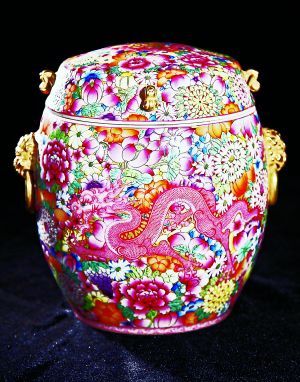 雍正珐琅彩万花龙绣墩