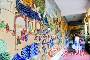 佛山陶瓷博物馆收藏的展示清末民初的东平河图录陶瓷壁画。